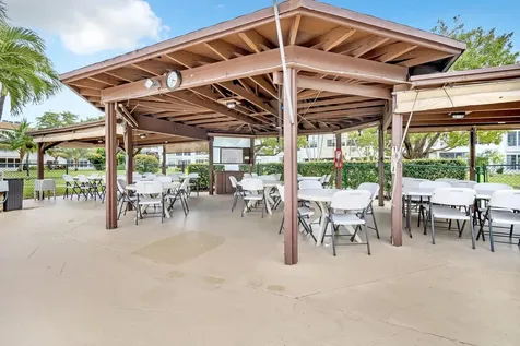 4805 NW 35th Street Lauderdale Lakes FL 33319