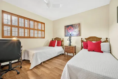 4805 NW 35th Street Lauderdale Lakes FL 33319