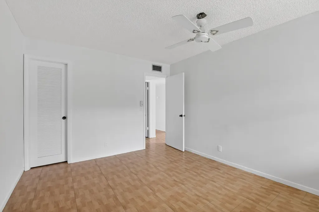 421 Piedmont Delray Beach FL 33484