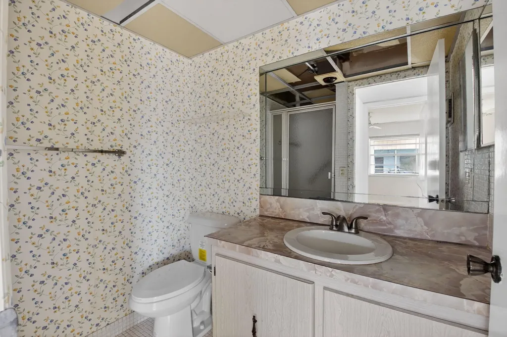 421 Piedmont Delray Beach FL 33484