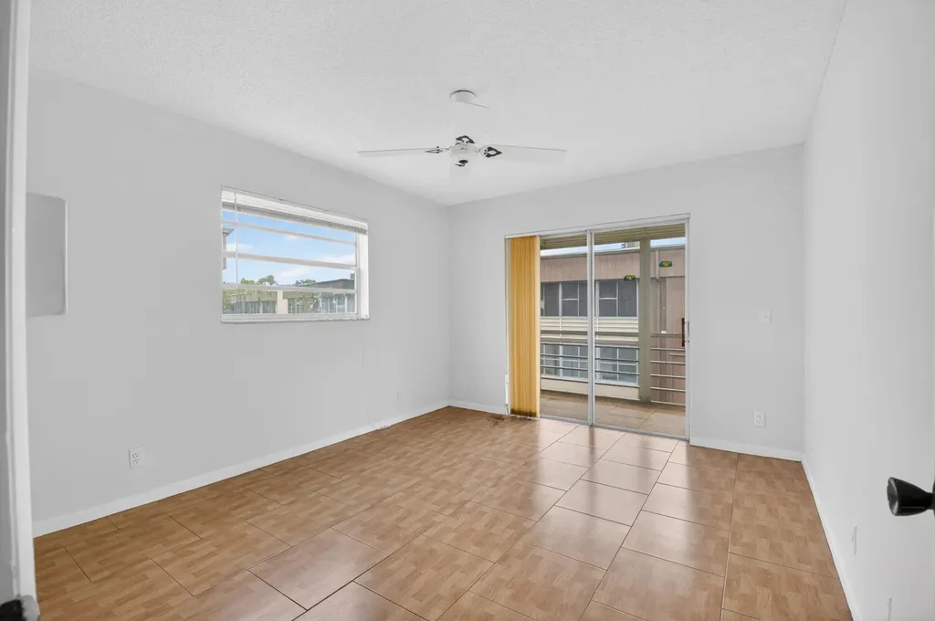 421 Piedmont Delray Beach FL 33484