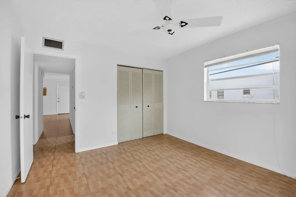 421 Piedmont Delray Beach FL 33484
