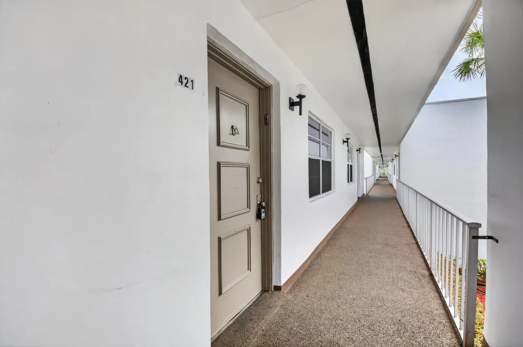 421 Piedmont Delray Beach FL 33484