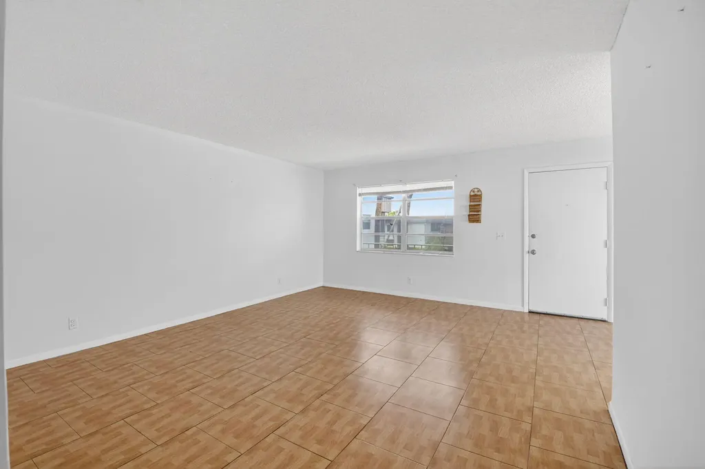 421 Piedmont Delray Beach FL 33484