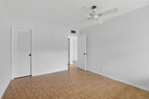 421 Piedmont Delray Beach FL 33484