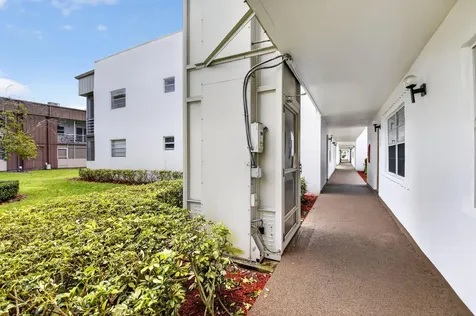 421 Piedmont Delray Beach FL 33484