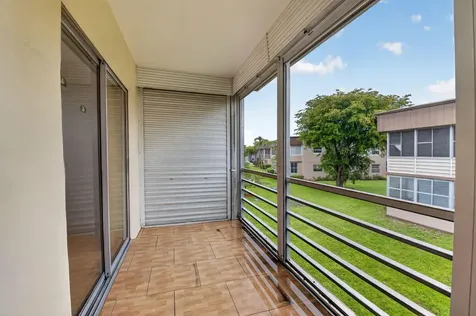 421 Piedmont Delray Beach FL 33484