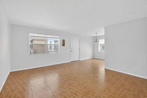 421 Piedmont Delray Beach FL 33484