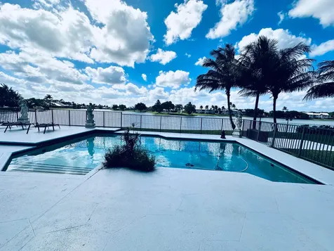 6695 Lake Loran Way Greenacres FL 33467