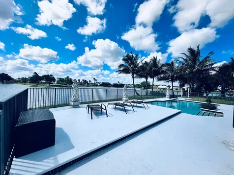 6695 Lake Loran Way Greenacres FL 33467