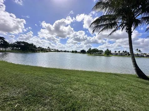6695 Lake Loran Way Greenacres FL 33467