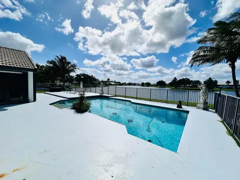 6695 Lake Loran Way Greenacres FL 33467