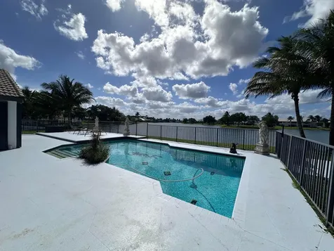 6695 Lake Loran Way Greenacres FL 33467