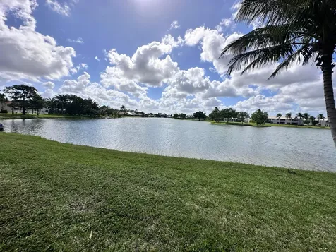 6695 Lake Loran Way Greenacres FL 33467