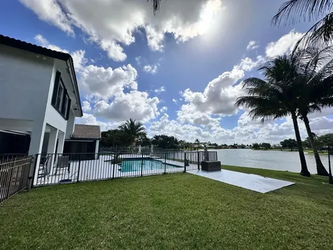 6695 Lake Loran Way Greenacres FL 33467