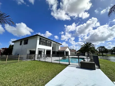 6695 Lake Loran Way Greenacres FL 33467