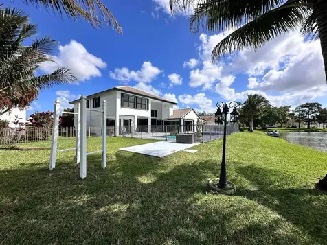 6695 Lake Loran Way Greenacres FL 33467