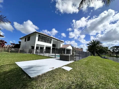 6695 Lake Loran Way Greenacres FL 33467