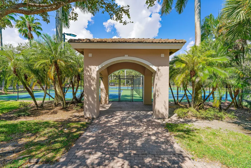 2807 Veronia Drive Palm Beach Gardens FL 33410