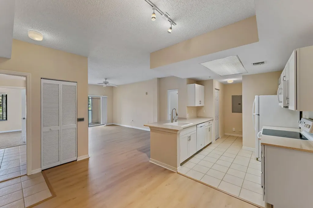 2807 Veronia Drive Palm Beach Gardens FL 33410