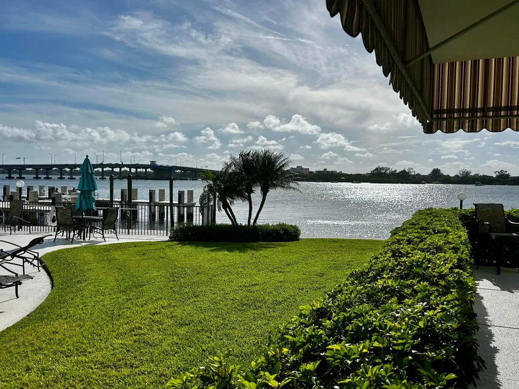 2840 S Ocean Boulevard Palm Beach FL 33480