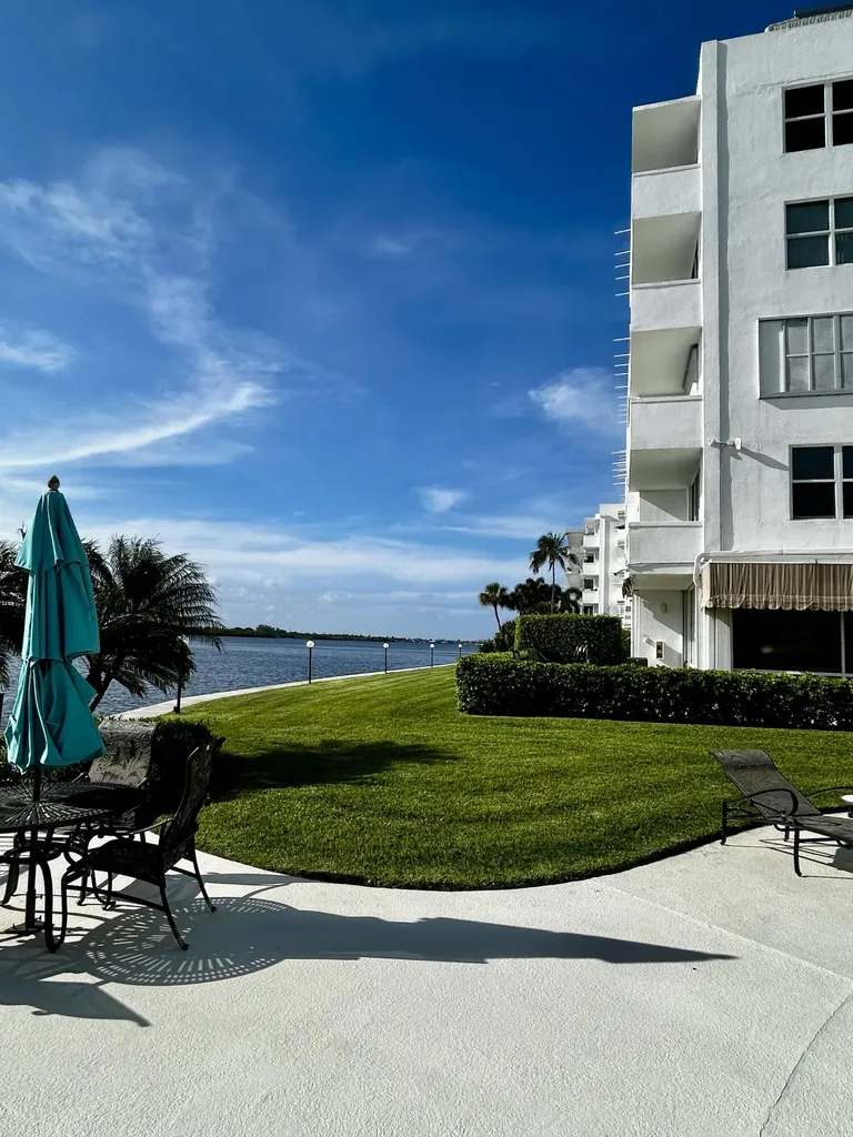 2840 S Ocean Boulevard Palm Beach FL 33480