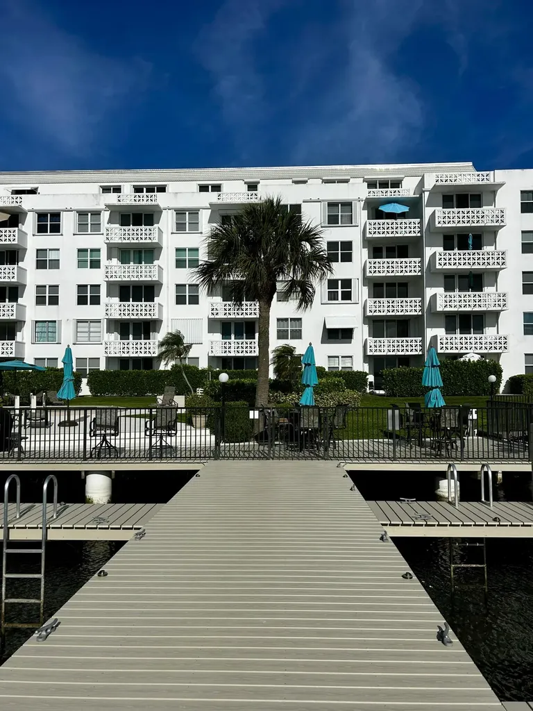 2840 S Ocean Boulevard Palm Beach FL 33480