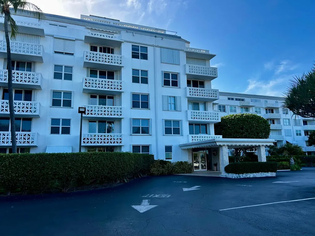 2840 S Ocean Boulevard Palm Beach FL 33480