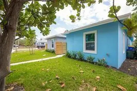 105 S D Street Lake Worth Beach FL 33460