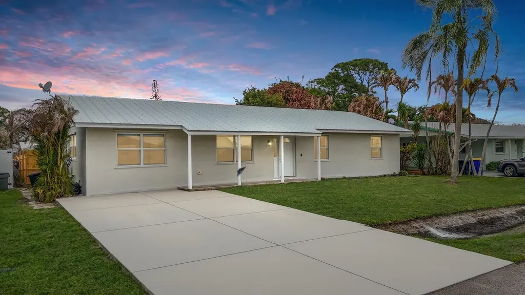 1741 SE Jackson Street Stuart FL 34997