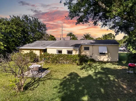 3107 Avenue F Riviera Beach FL 33404
