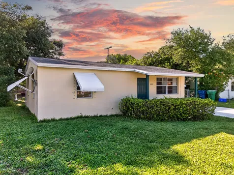 3107 Avenue F Riviera Beach FL 33404