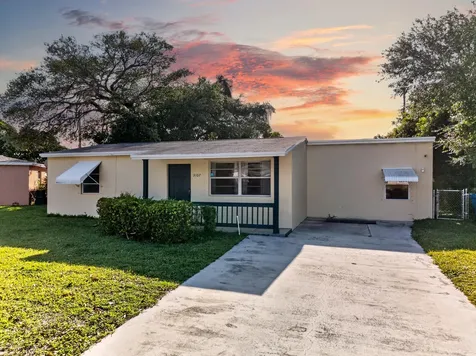3107 Avenue F Riviera Beach FL 33404
