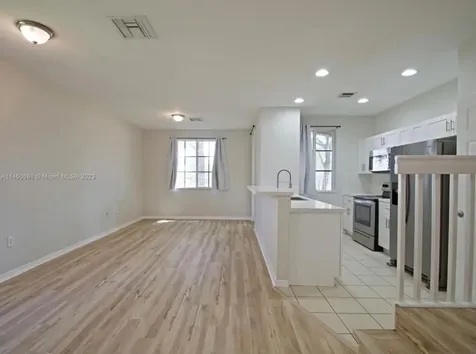 6030 SW 19th Place North Lauderdale FL 33068