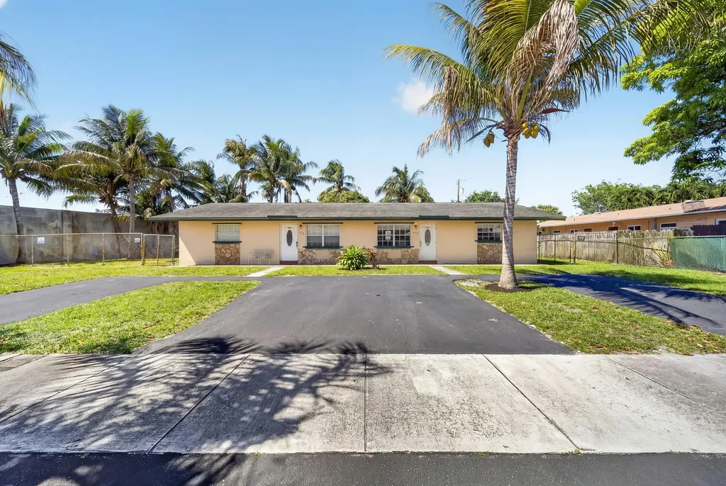 121 NW 56th Court Oakland Park FL 33309