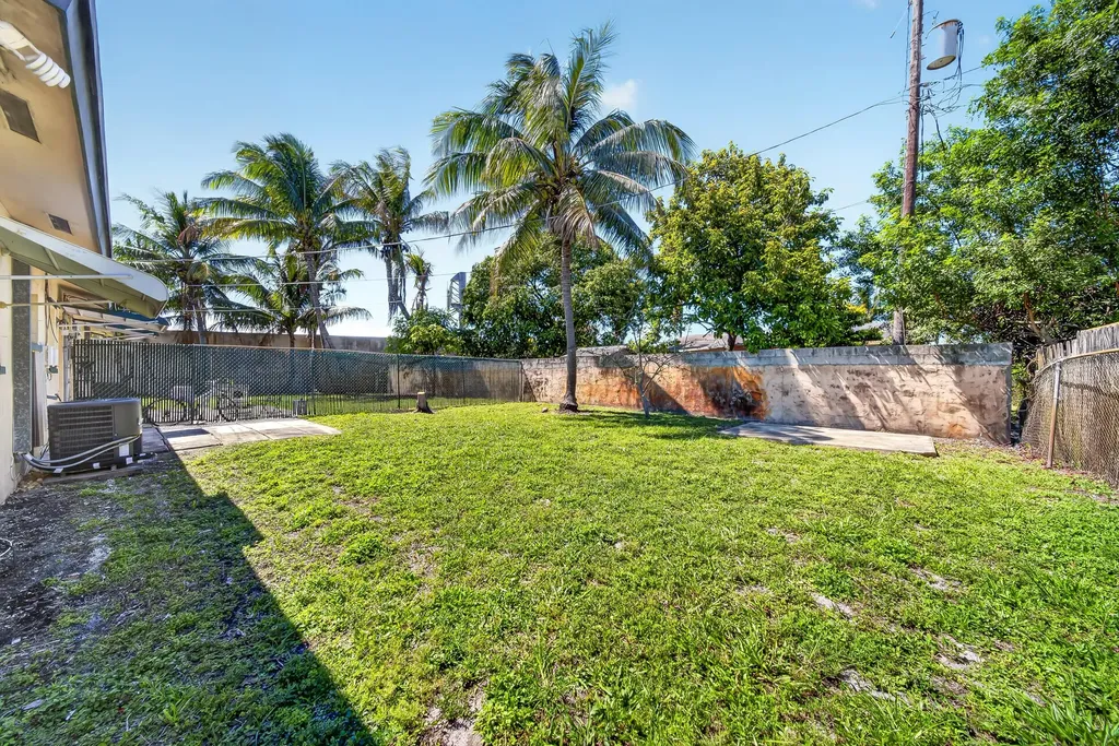 121 NW 56th Court Oakland Park FL 33309