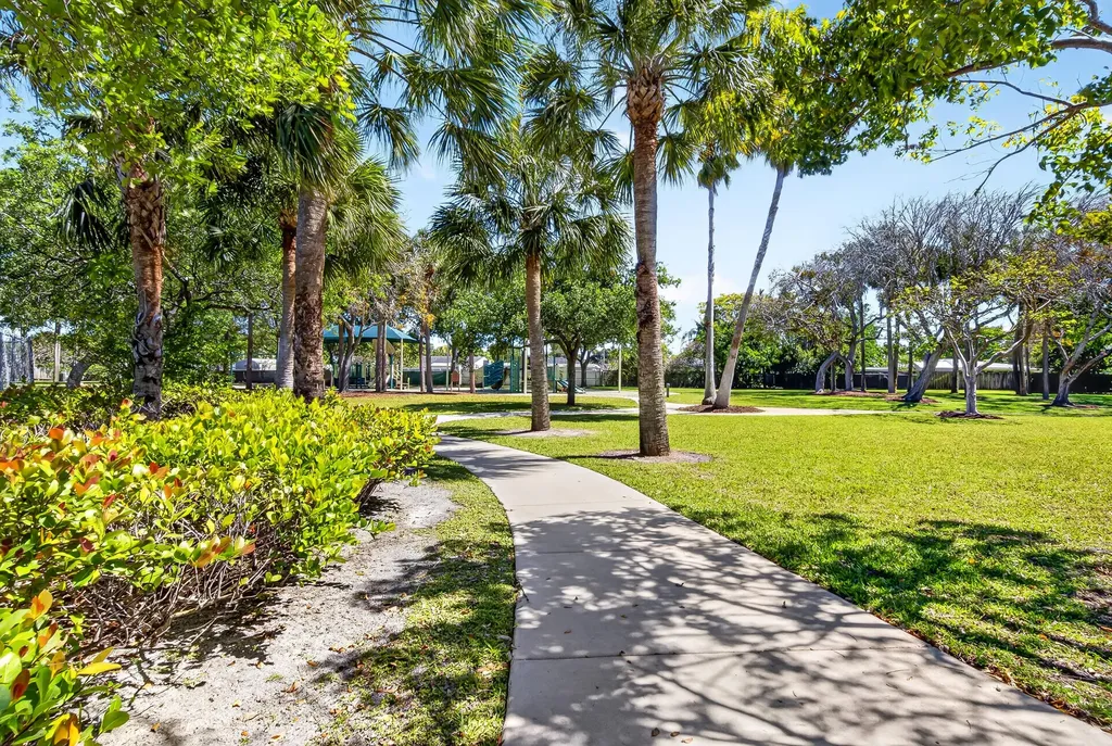 121 NW 56th Court Oakland Park FL 33309
