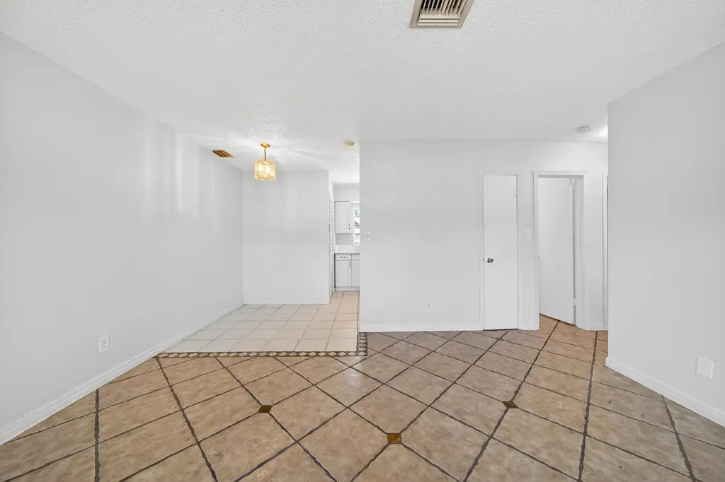 121 NW 56th Court Oakland Park FL 33309