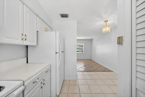 121 NW 56th Court Oakland Park FL 33309
