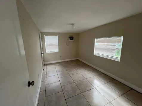 8269 NW 1st Place Miami FL 33150
