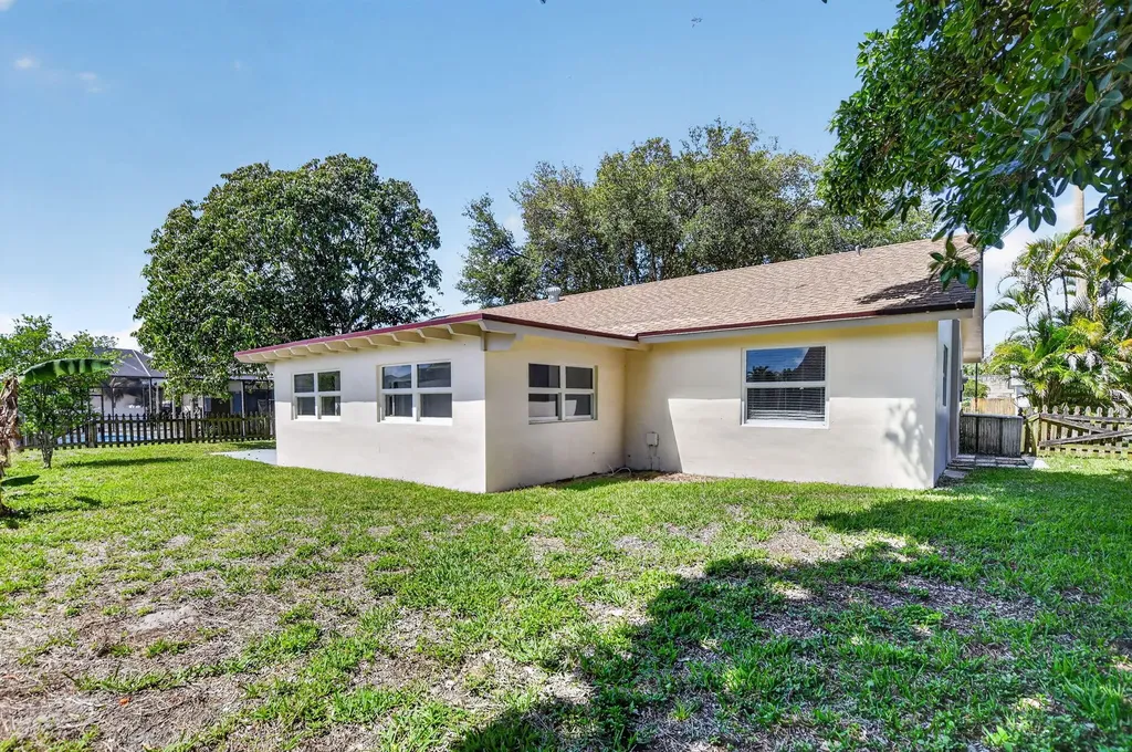 19486 Delaware Circle Boca Raton FL 33434