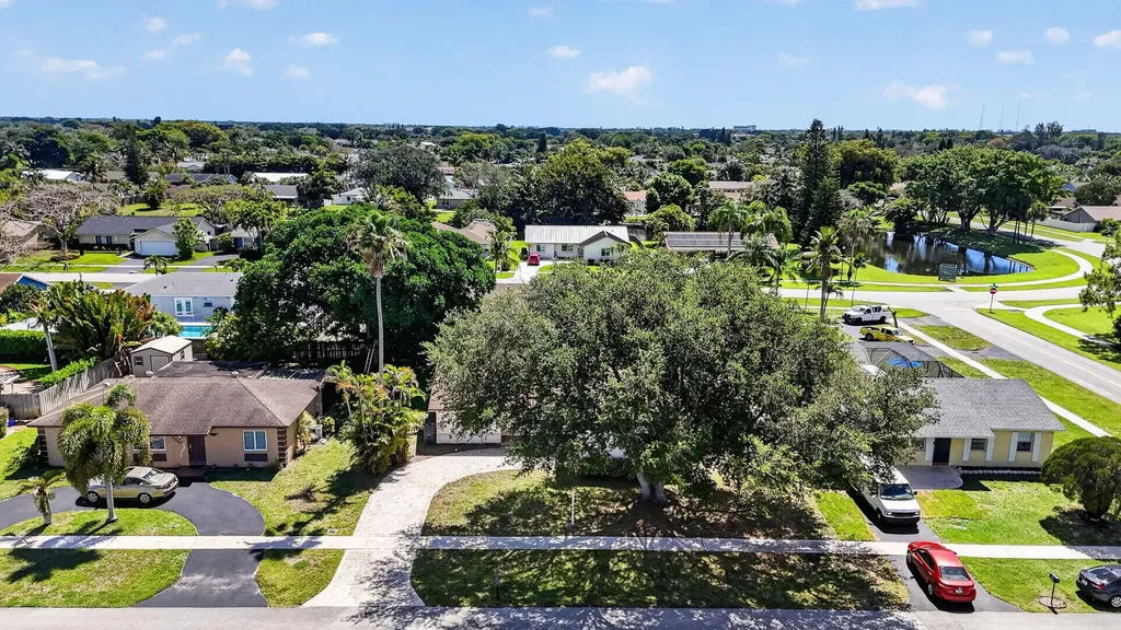 19486 Delaware Circle Boca Raton FL 33434