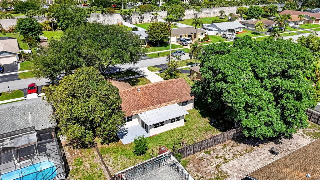 19486 Delaware Circle Boca Raton FL 33434