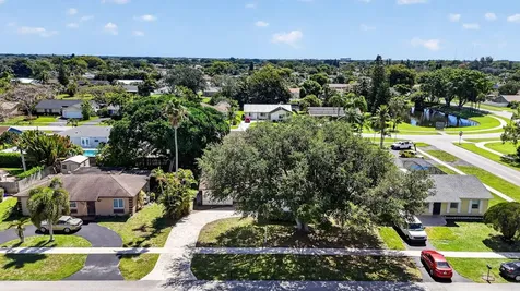 19486 Delaware Circle Boca Raton FL 33434