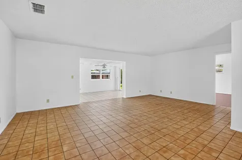 19486 Delaware Circle Boca Raton FL 33434