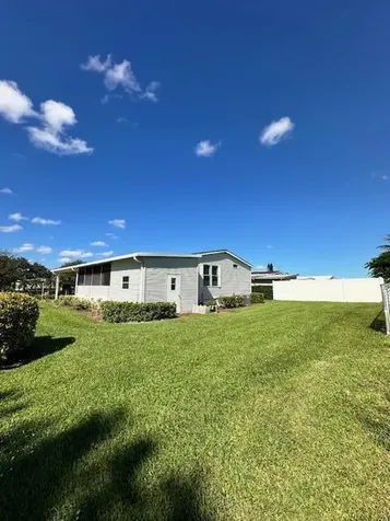 7955 SE Independence Avenue Hobe Sound FL 33455