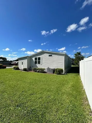 7955 SE Independence Avenue Hobe Sound FL 33455