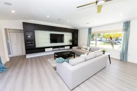 475 NE 142nd Street North Miami FL 33161