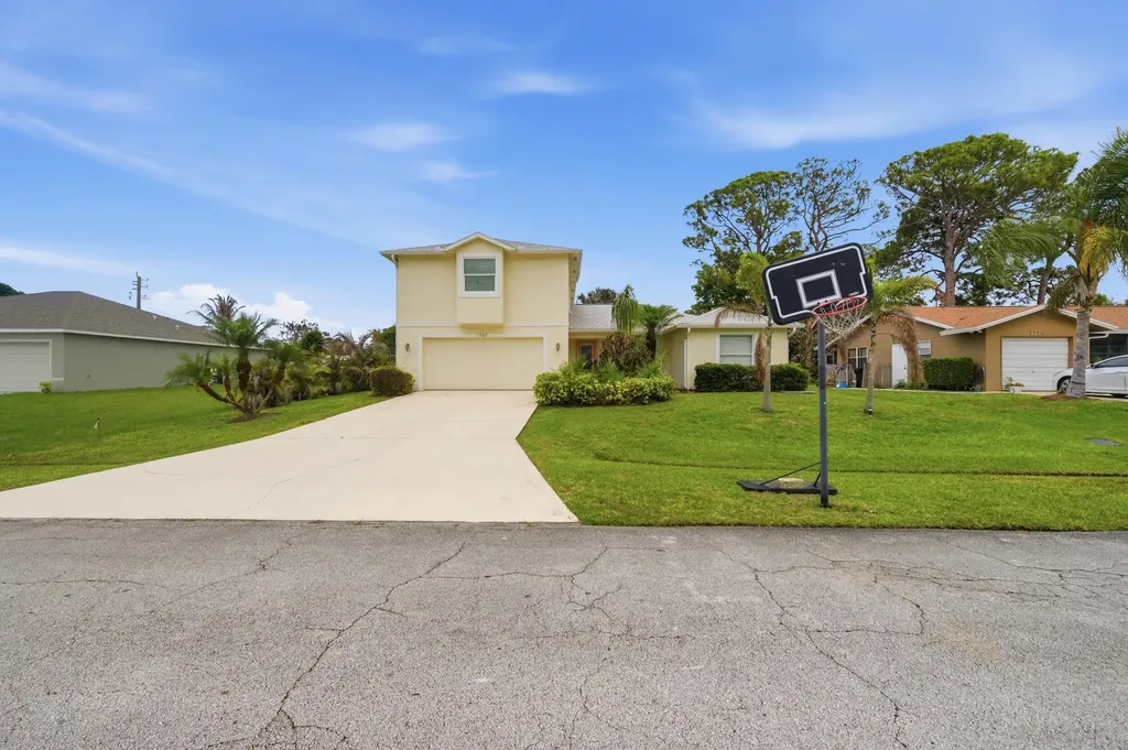 1707 SE Manth Lane Port St Lucie FL 34983