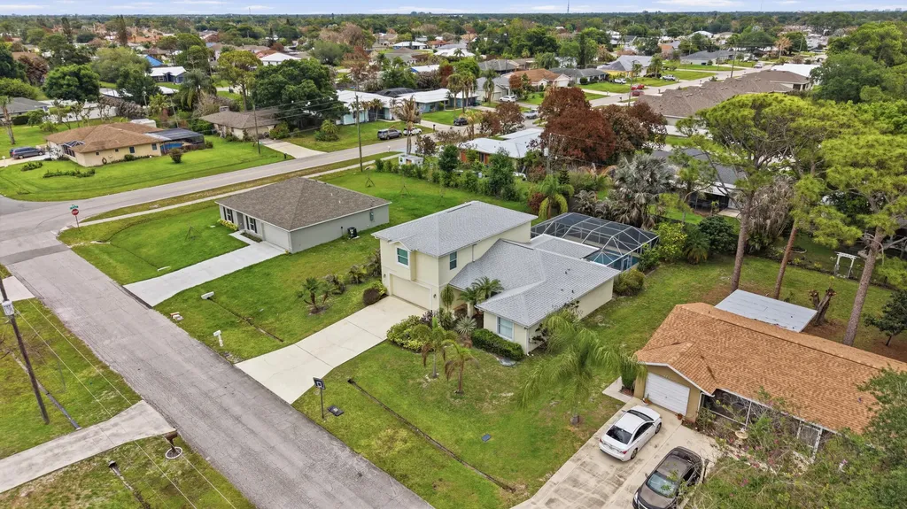 1707 SE Manth Lane Port St Lucie FL 34983